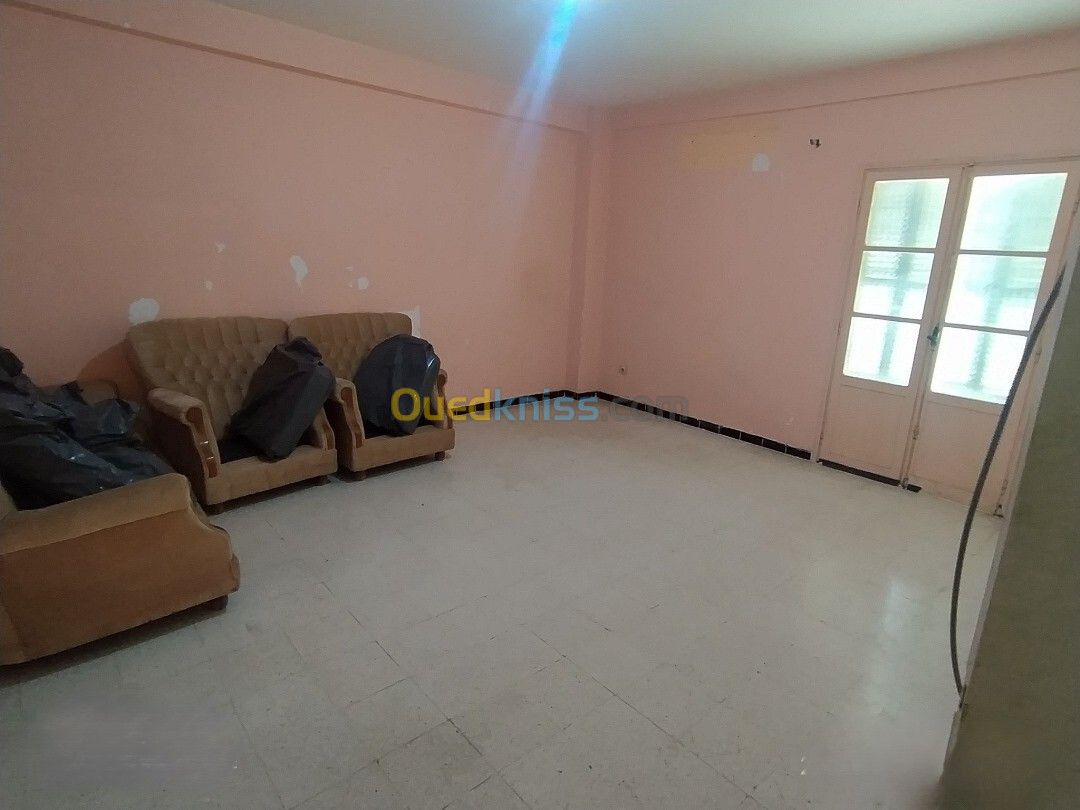 Location Appartement F4 Annaba Annaba