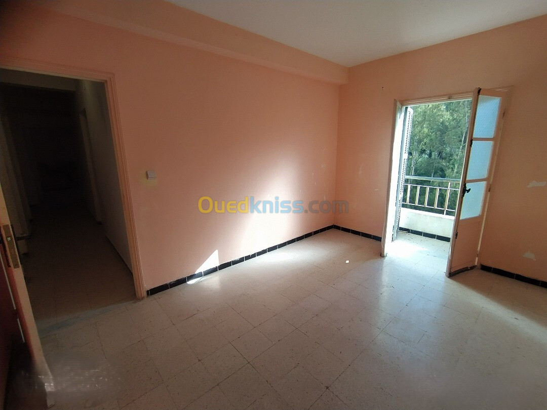 Location Appartement F4 Annaba Annaba