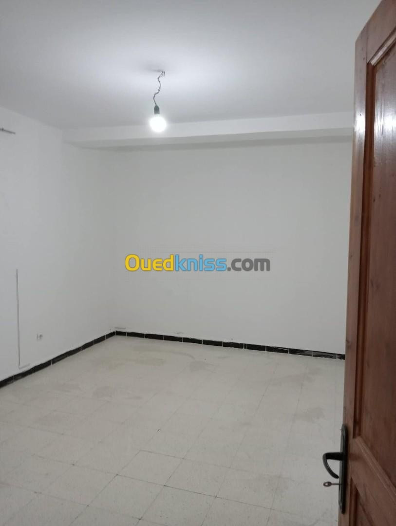 Location Appartement F4 Annaba Annaba