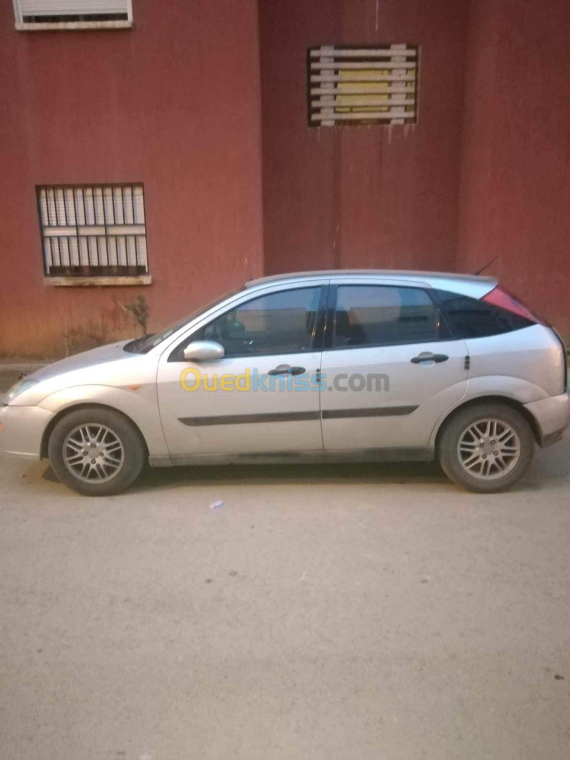 Ford Focus 4 portes 2001 Focus 4 portes