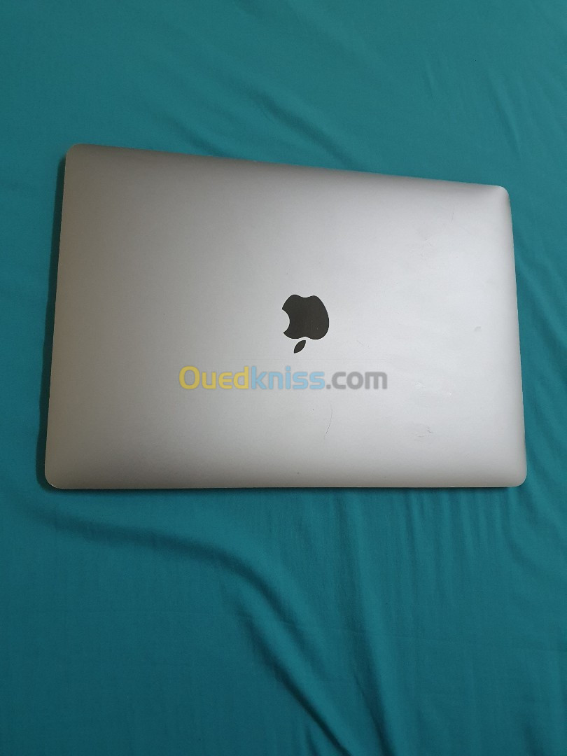 Macbook Pro 2017 libre officiel Cycle 336