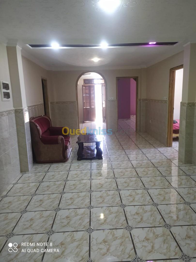 Location vacances Appartement F3 Skikda Collo