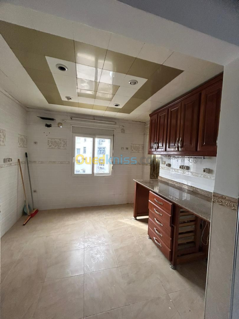 Location Appartement F4 Alger Bir mourad rais