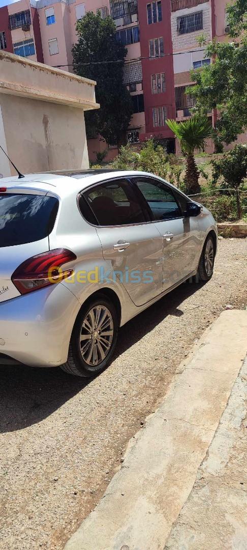 Peugeot 208 2015 Allure Facelift