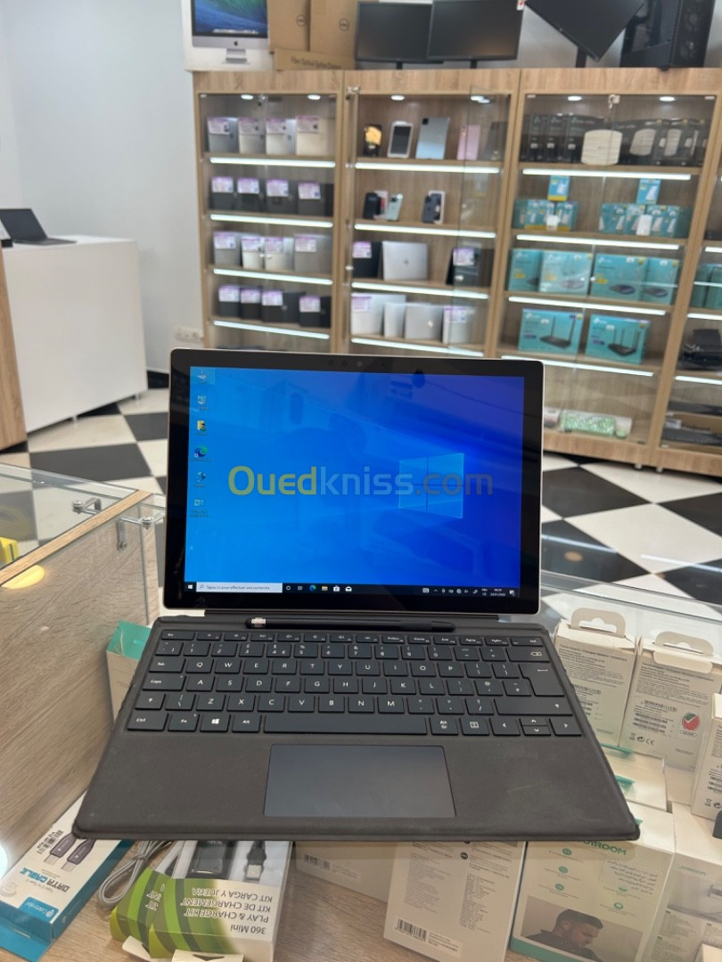 Microsoft SURFACE PRO 6 i5 8Th 8G 256 ssd ÉCRAN 11.5