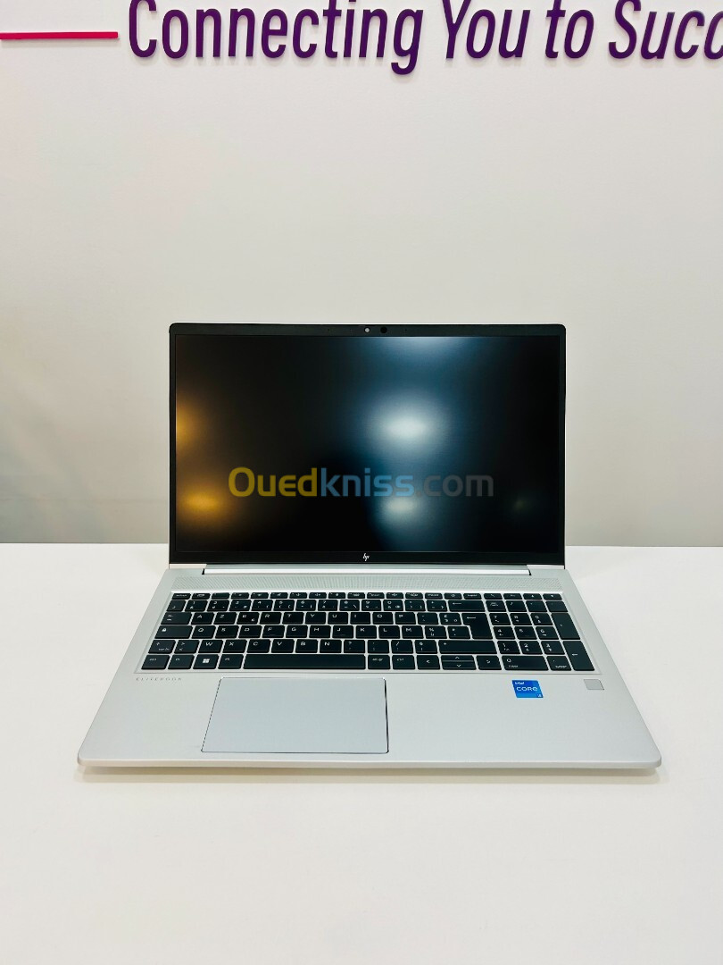 HP ELITEBOOK G9 I5-12eme 8G/256G