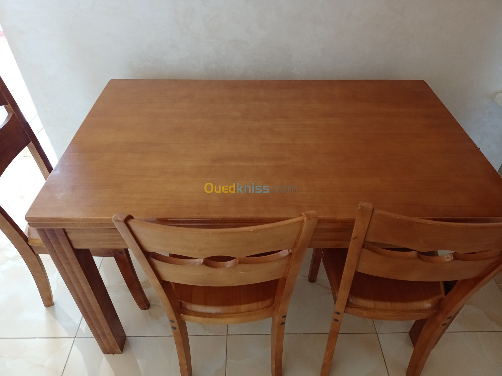 Table de cuisine avec 6 chaise 