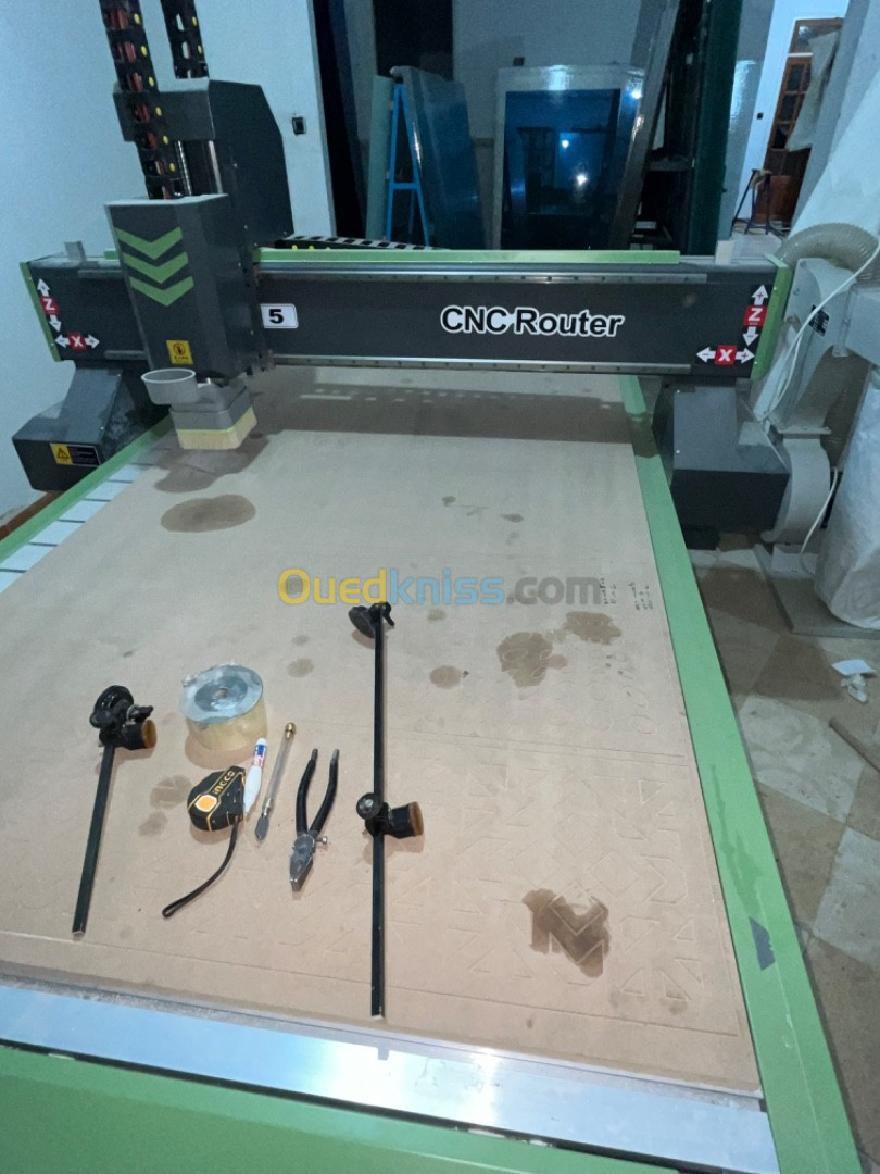 MaChin CNC router 1325 jamais utilisé 