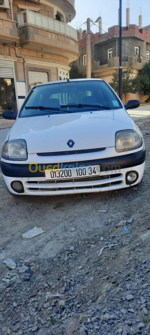 Renault Clio 2 2000 دبزة