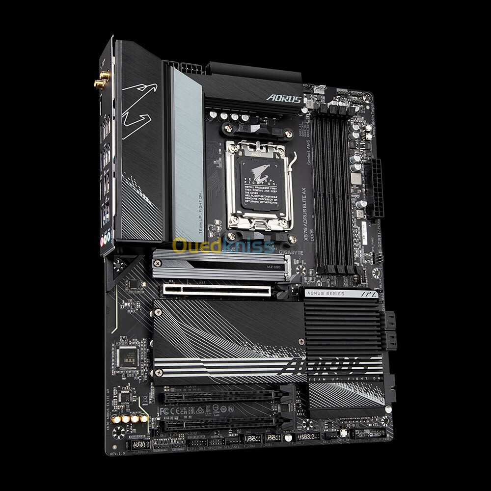 GIGABYTE X670 AORUS ELITE AX