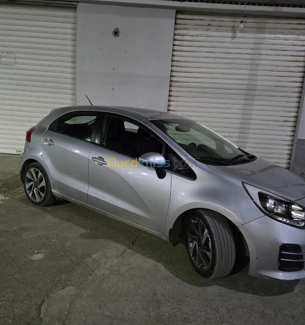 Kia Rio 5 portes 2015 Funny Facelift 