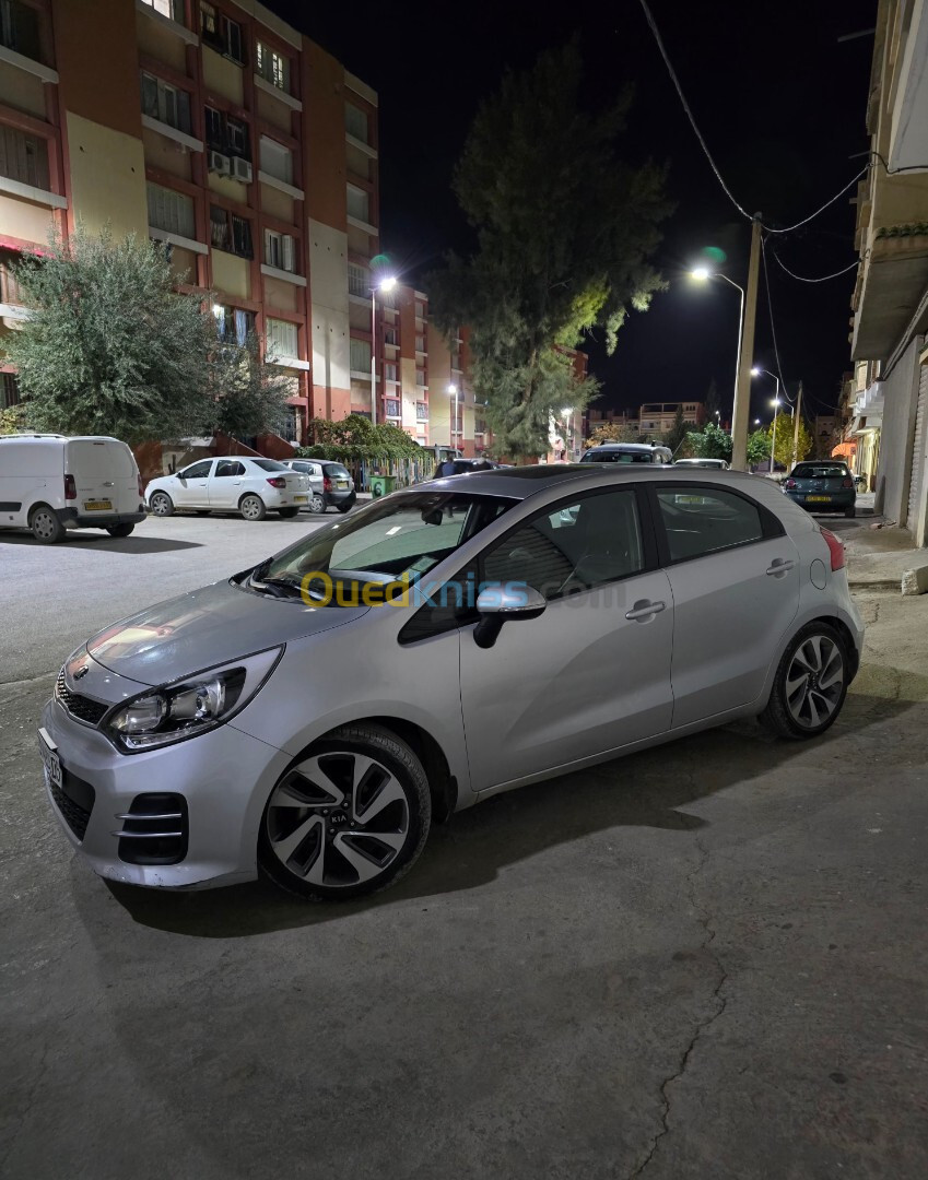 Kia Rio 5 portes 2015 Funny Facelift 