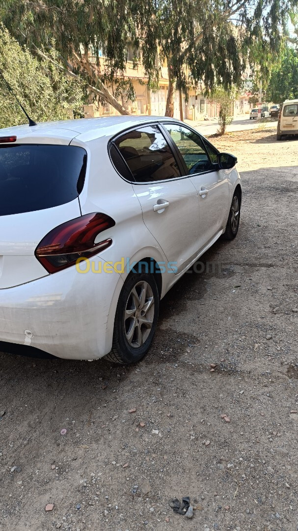 Peugeot 208 2016 Active