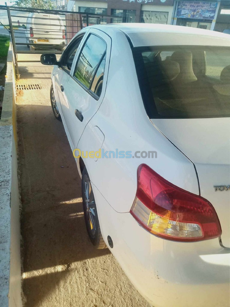 Toyota Yaris Sedan 2013 