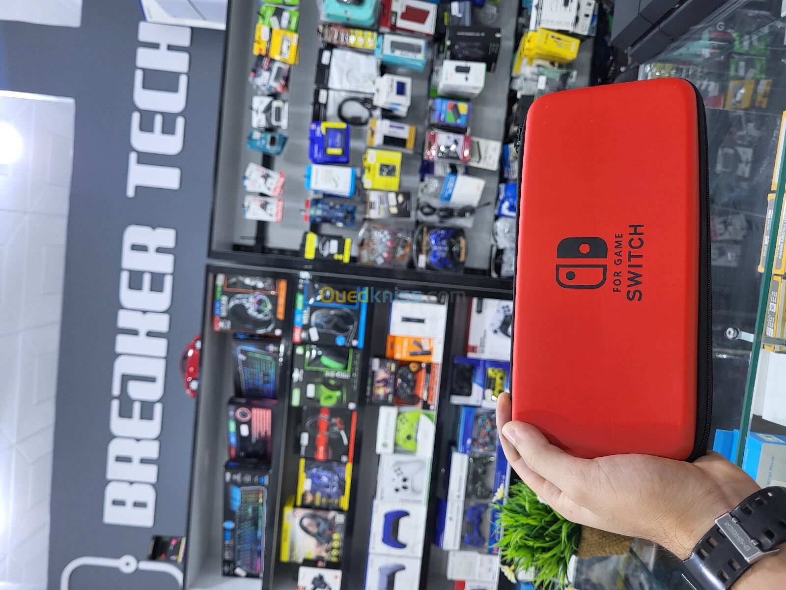 NINTENDO SWITCH FLACHÉ + toutes les accessoires 