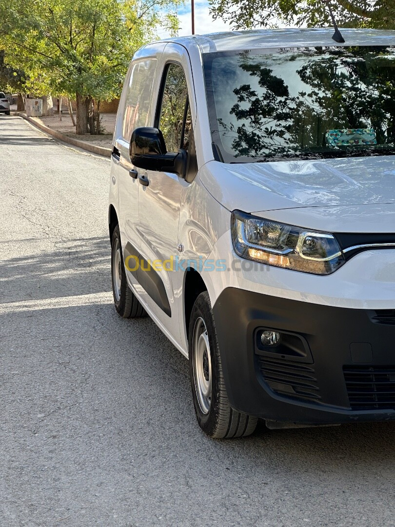 Fiat Doblo 2023 Italien