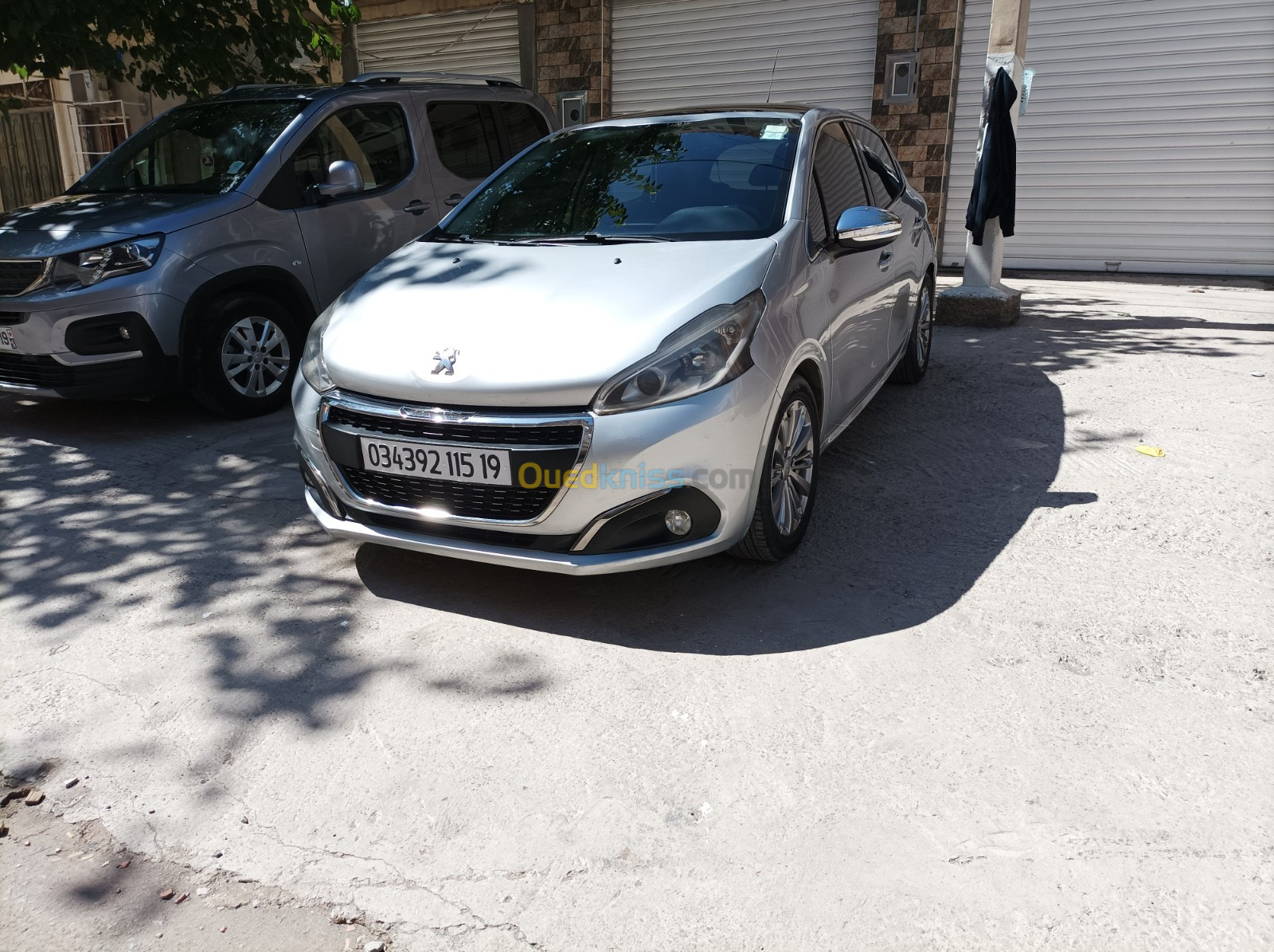 Peugeot 208 2015 Allure Facelift