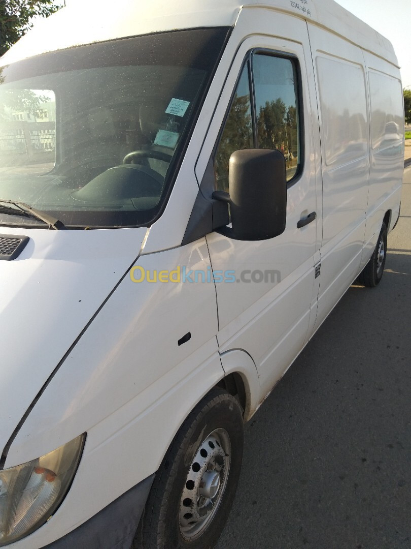 Mercedes Sprinter 2015 Surélevé chassis moyen