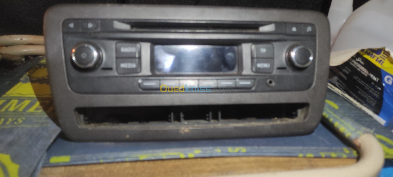 Console  auto radio Ibiza 2013 original 