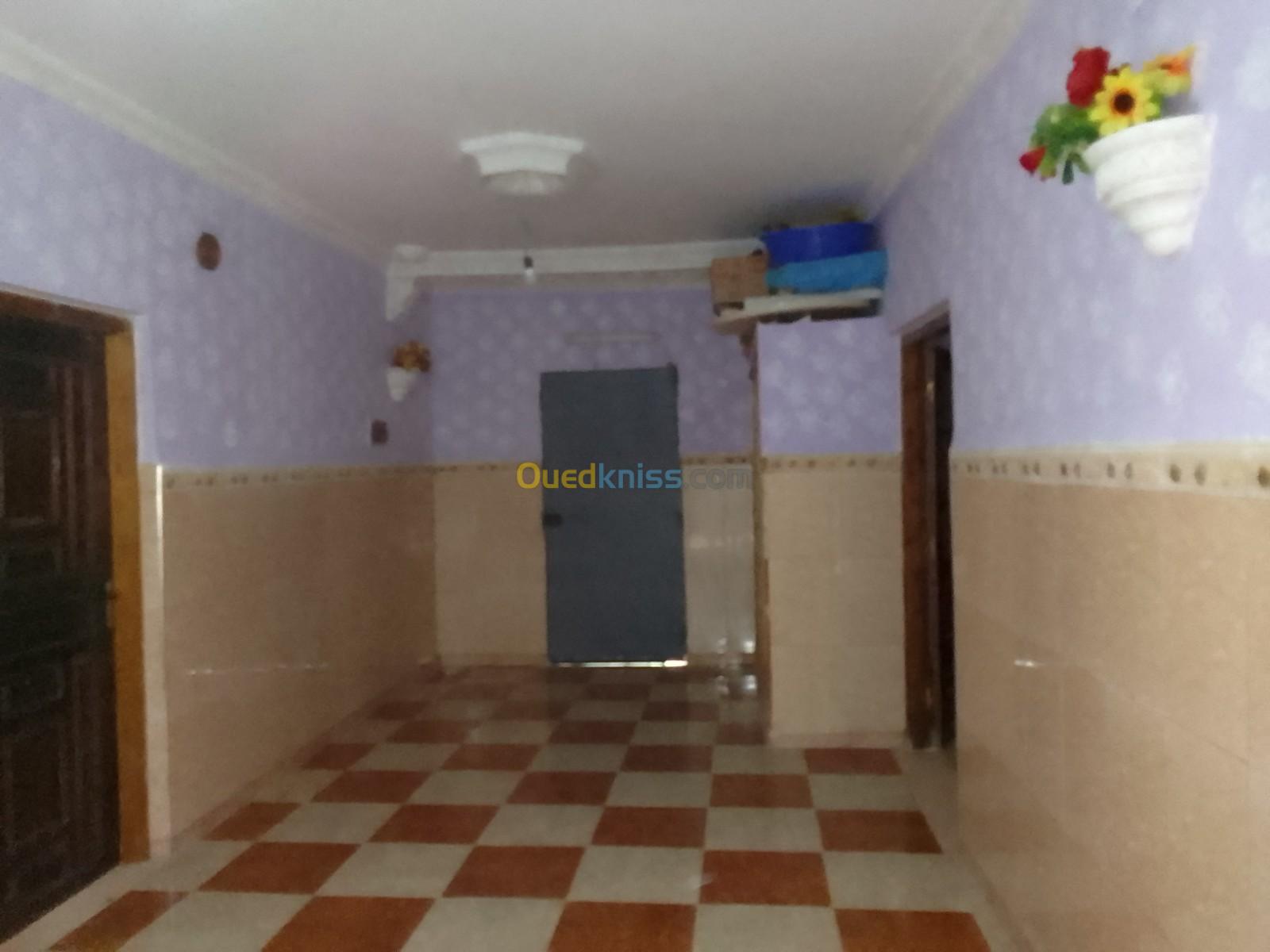 Vente Villa Chlef Bouzeghaia