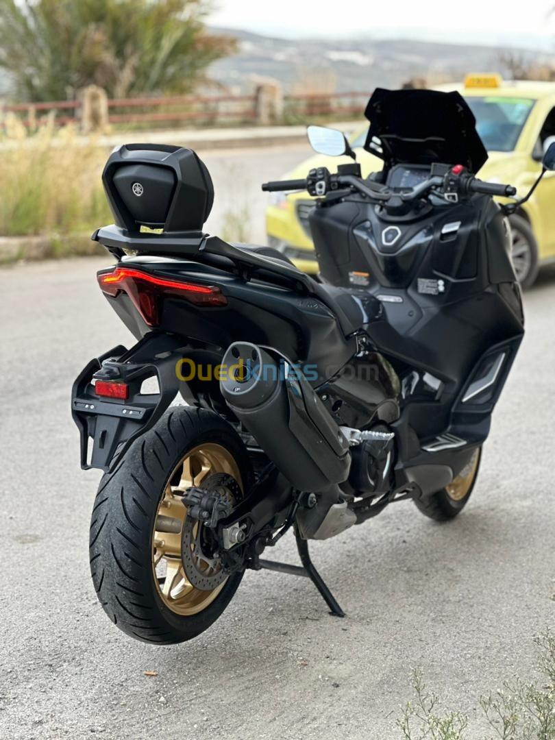 Yamaha Tmax 560 2023