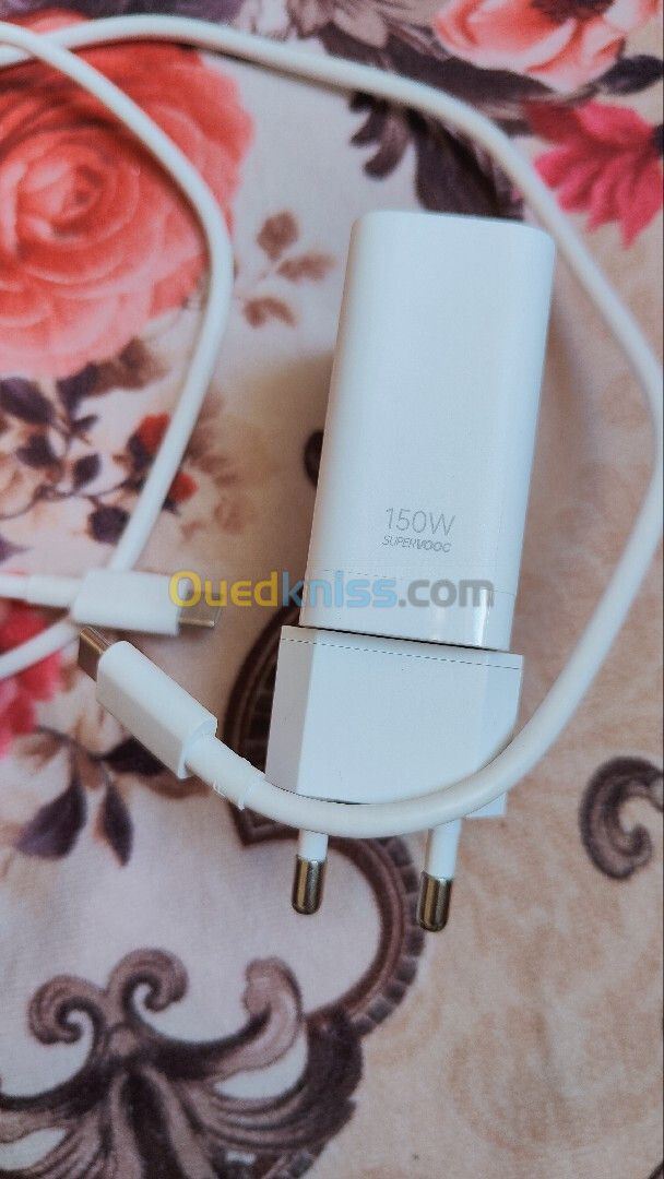 Chargeur one plus supervoc 150w شاحن سريع