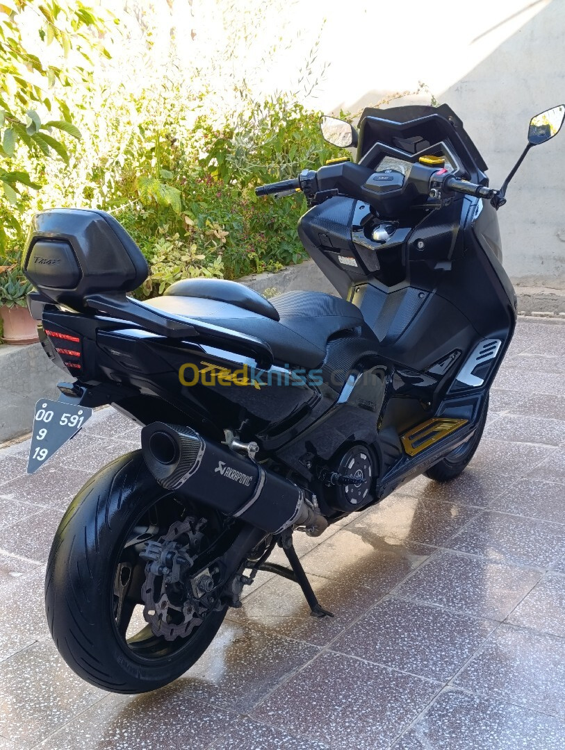 Yamaha Tmax 