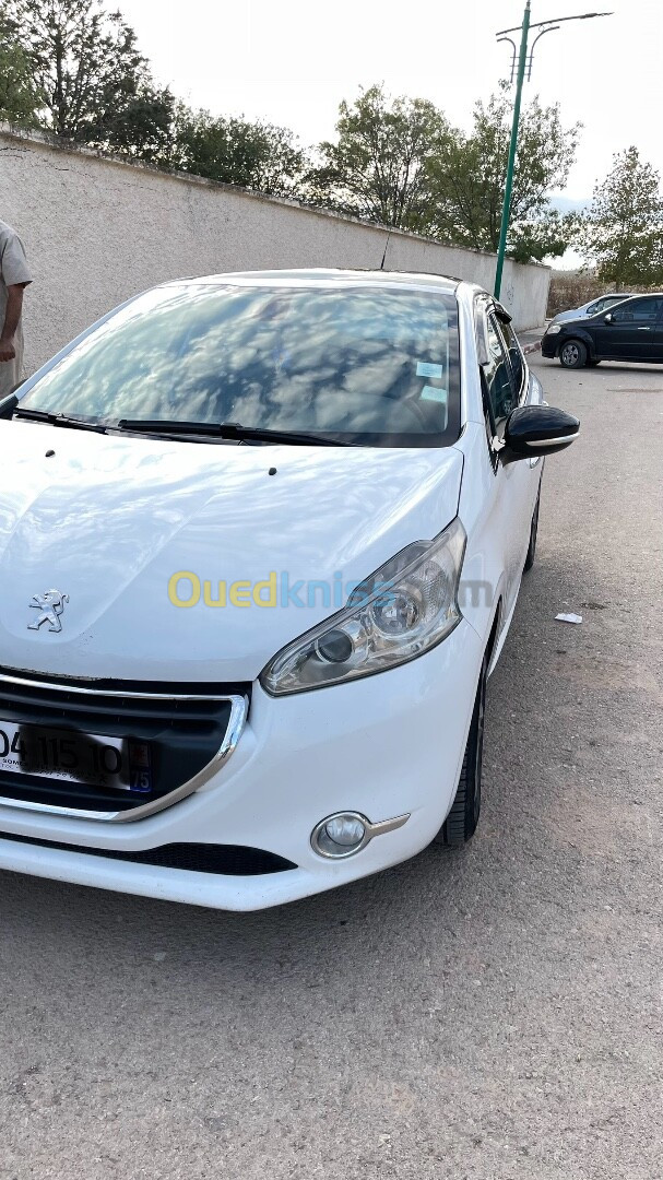 Peugeot 208 2015 Allure