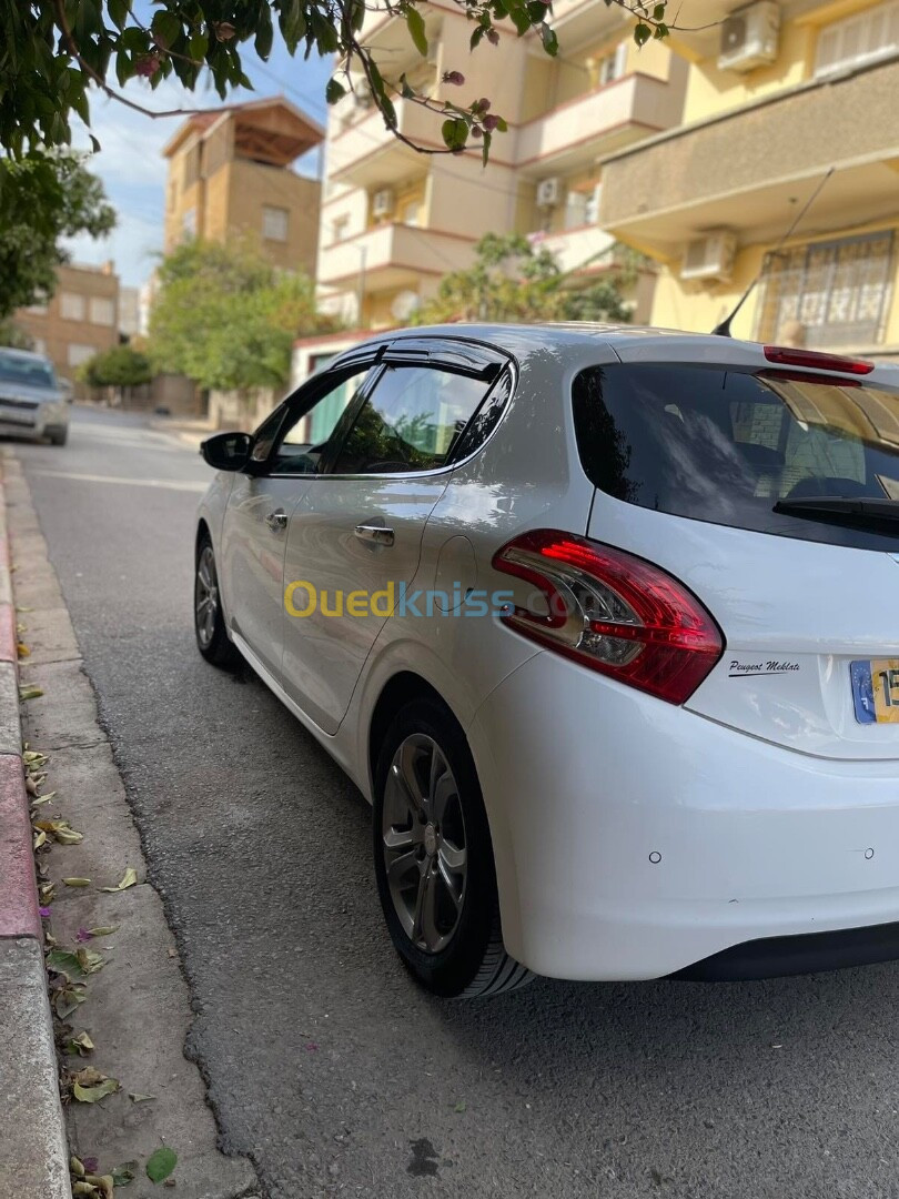 Peugeot 208 2015 Allure