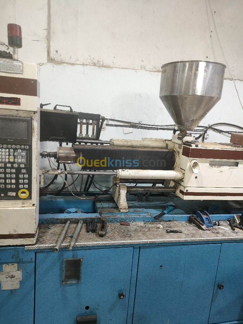 machine a injection plastique  negri bossi 150 tone