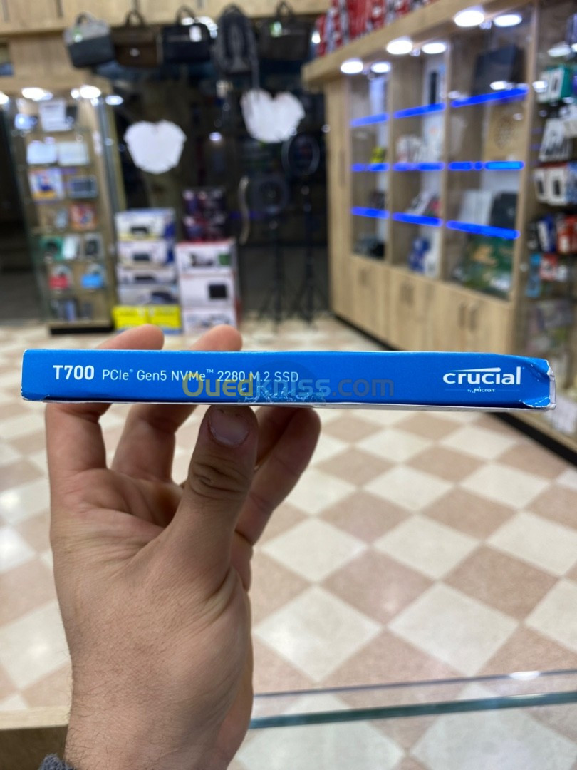 Crucial T700 4TB PCIe Gen5 NVMe M.2 SSD