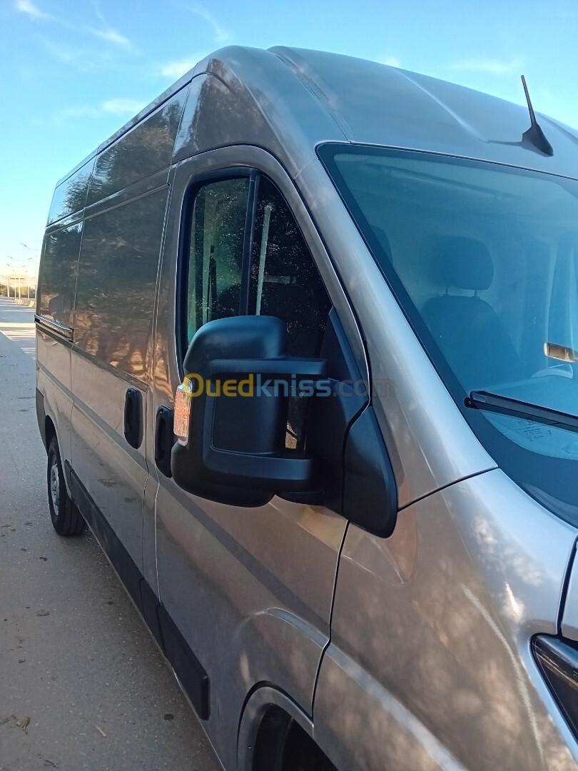 Fiat Ducato 2 panneau 2024