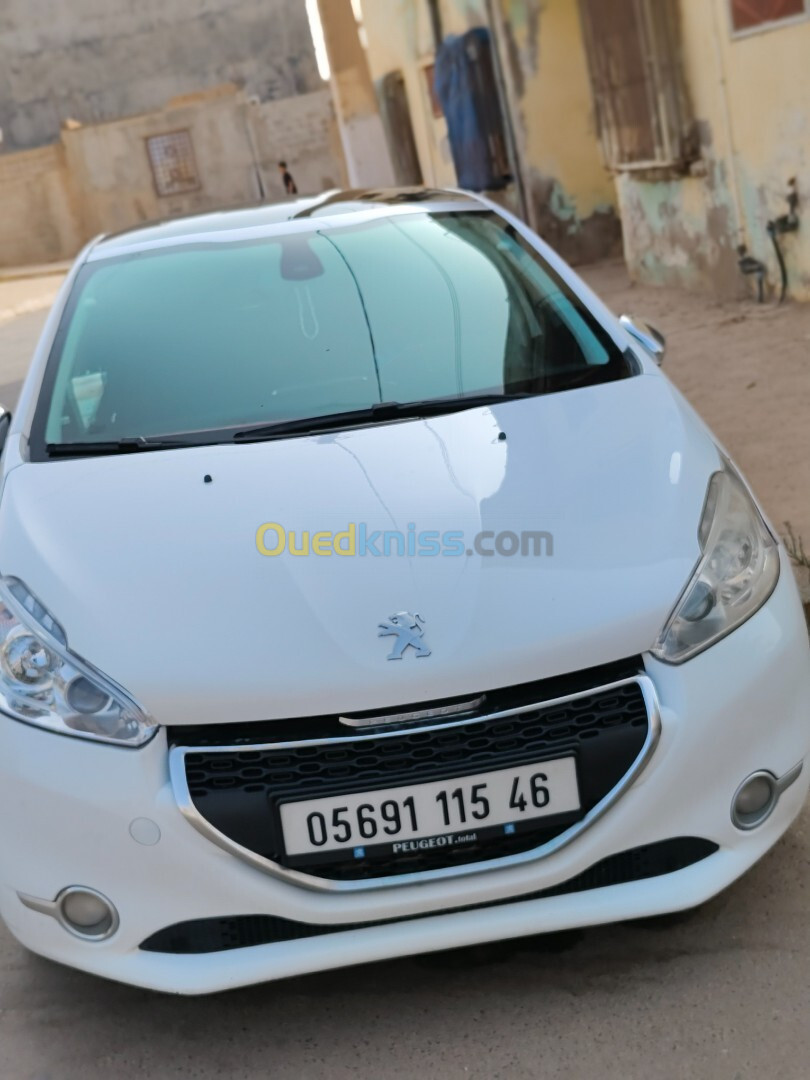 Peugeot 208 2015 Allure