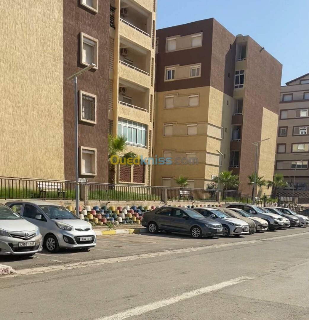 Cherche achat Appartement F5 Alger Bordj el bahri