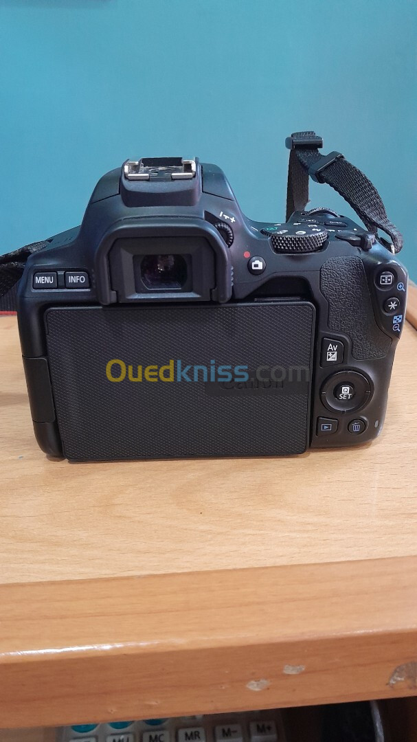 canon 250d avec objectif 18.55