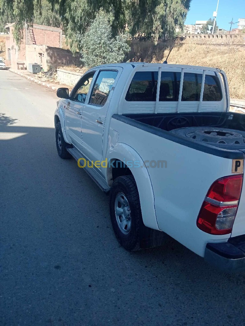 Toyota Hilux 2015 LEGEND DC 4x4