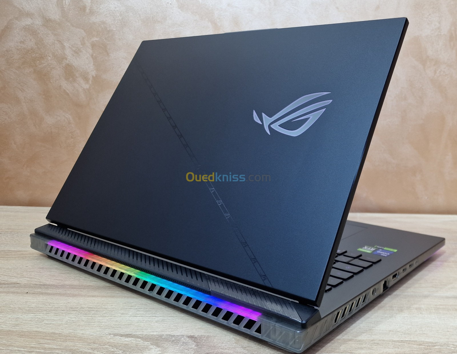 ASUS ROG STRIX G814JI CORE I9 13980HX 32GO 1TB SSD 4070 8GO 