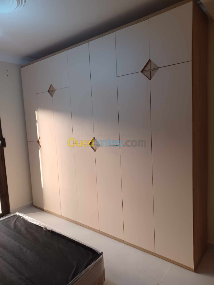 Dressing et Armoire prête et sur mesure خزائن وغرف لتنضيم الملابس حسب الطلب  