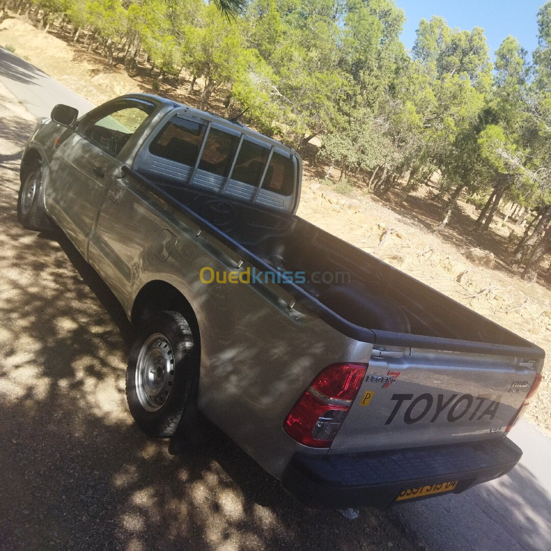 Toyota Hilux 2015 LEGEND SC 4x2