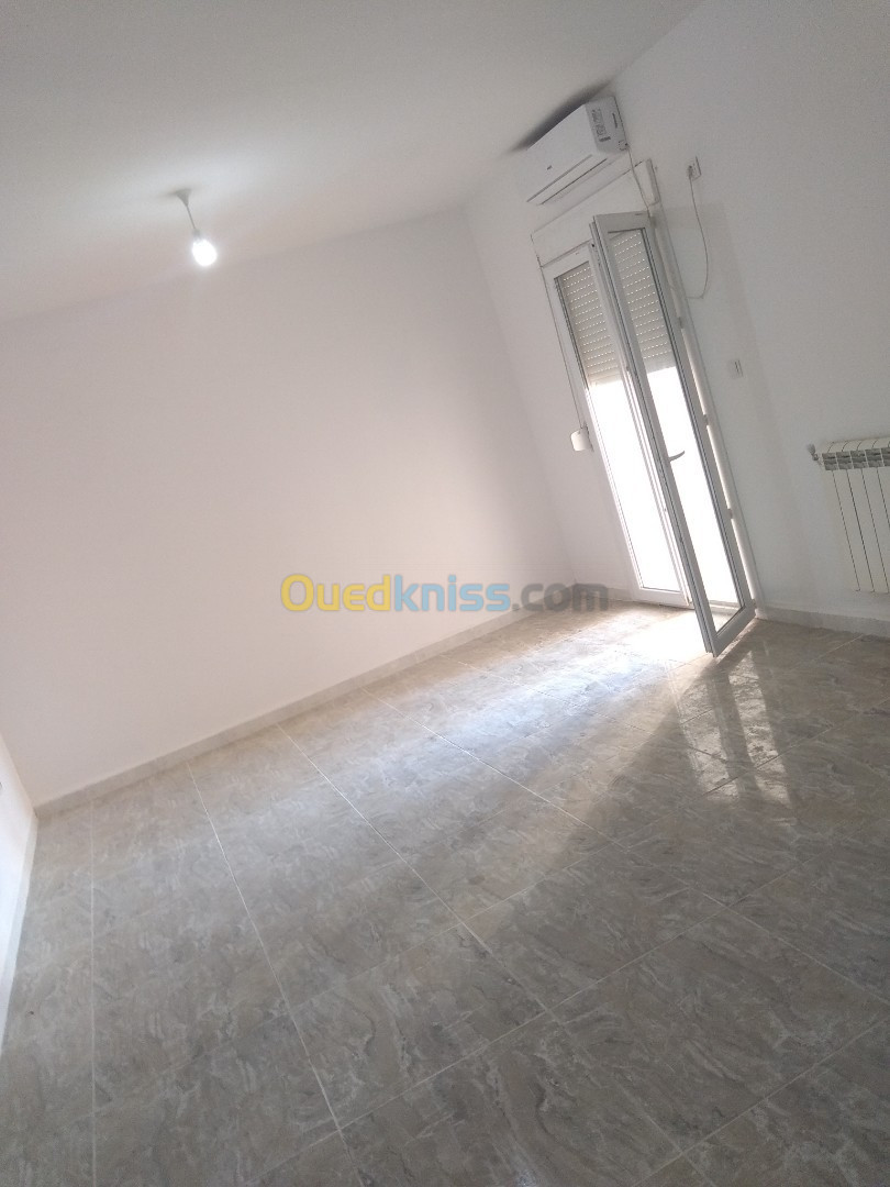 Location Appartement F4 Alger Rahmania