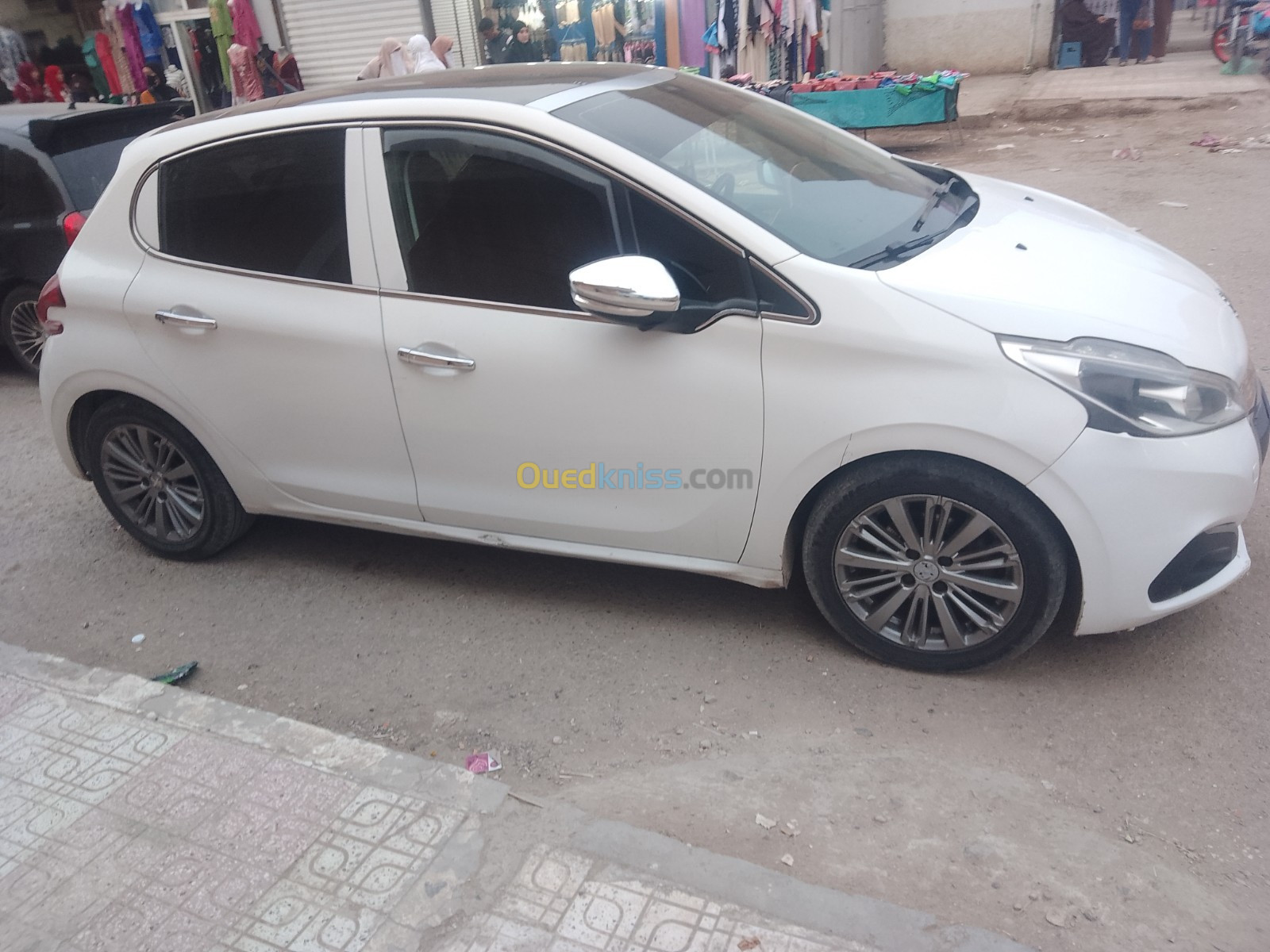 Peugeot 208 2016 Allure Facelift