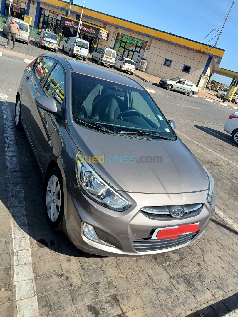 Hyundai Accent RB  4 portes 2018 Accent RB  4 portes