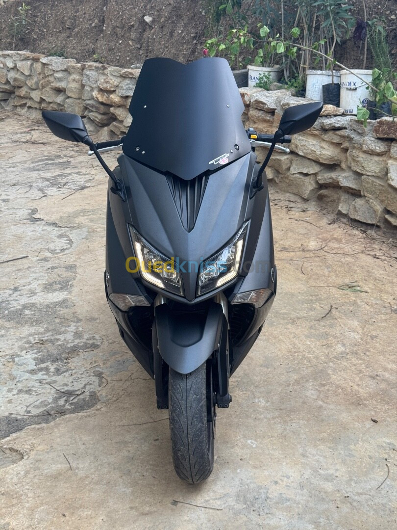 YAMAHA Tmax IRON 1 2017