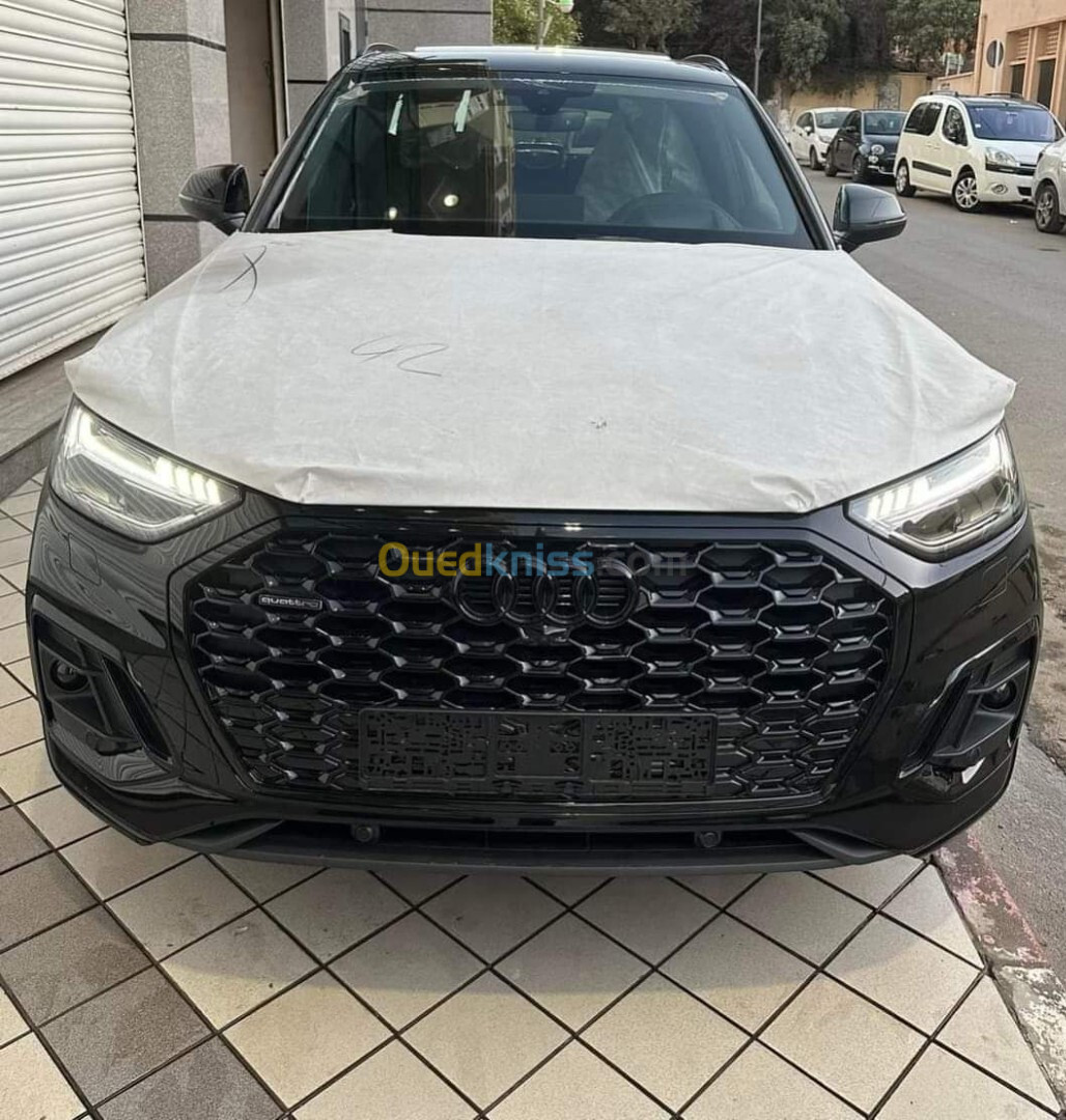 Audi Q5 2024 S-Line Quattro