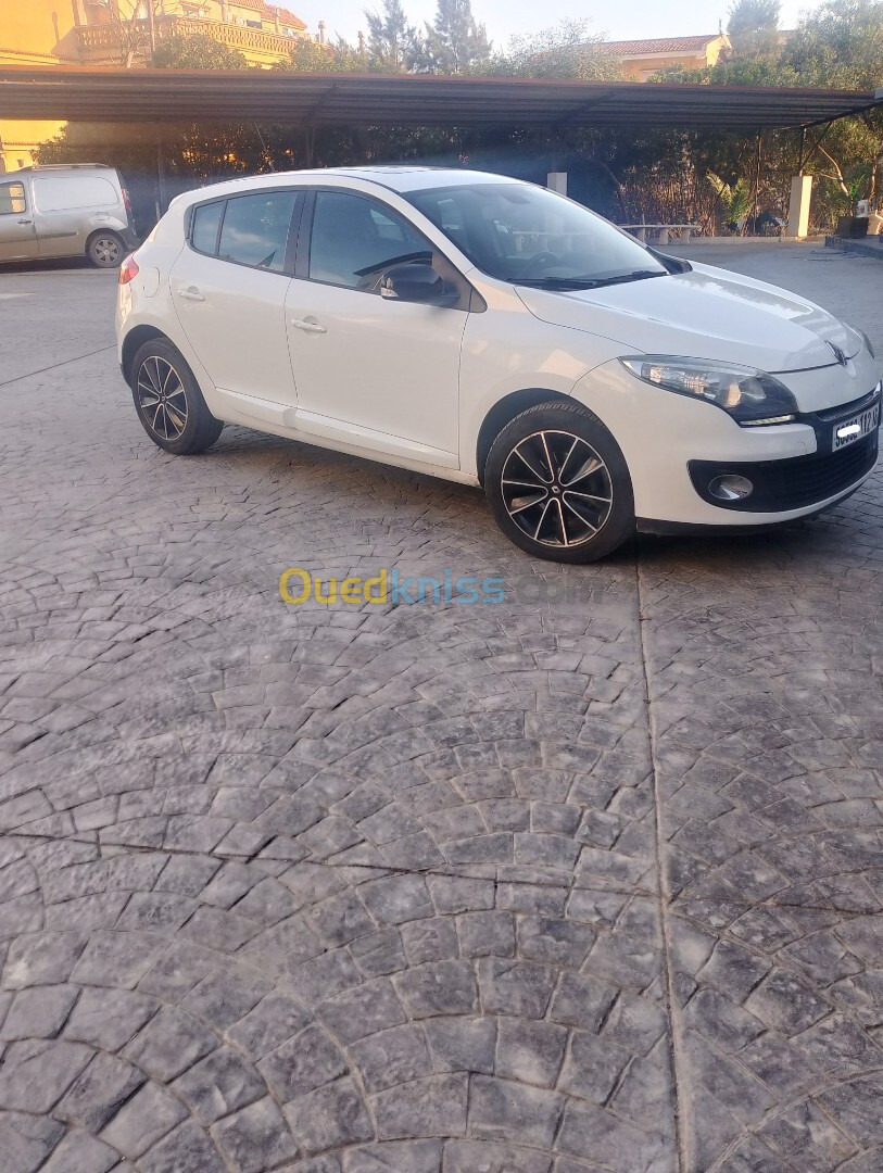 Renault Megane 3 2012 Play