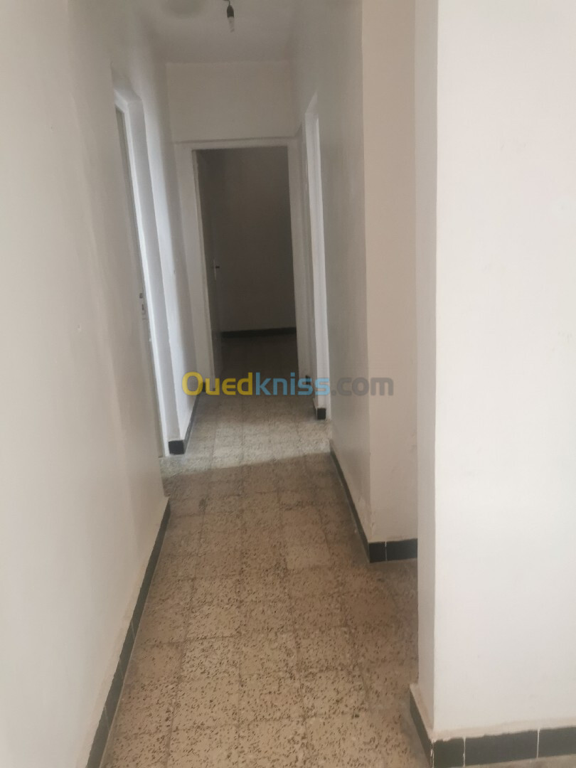 Location Appartement F3 Alger Ain benian