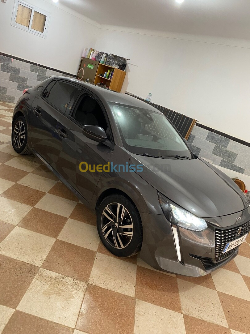 Peugeot 208 2022 Allure Facelift