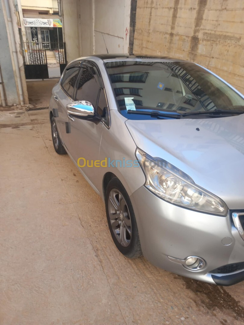 Peugeot 208 2014 Allure