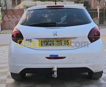 Peugeot 208 2015 Allure Facelift