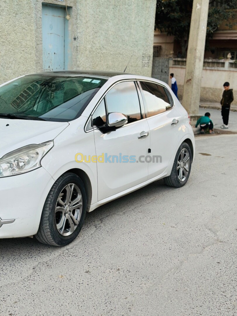 Peugeot 208 2014 Allure